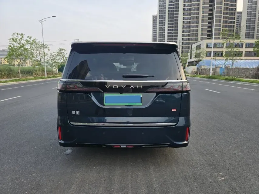 2026 Voyah Dream 1.5T 150HP L4 PHEV,autocango,china used car exporter,china ev exporter,chinese used car exporter,chinese used ev exporter