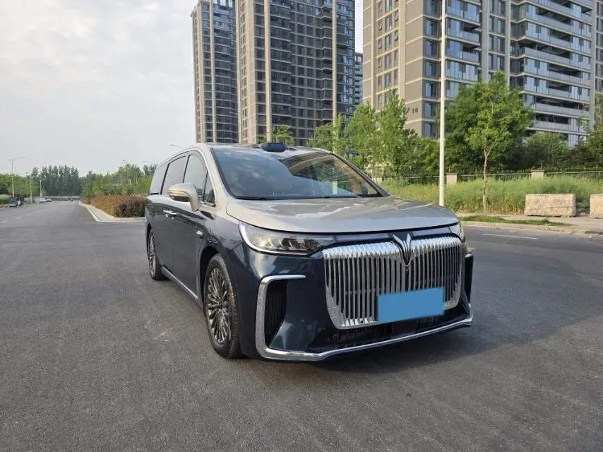 2026 Voyah Dream 1.5T 150HP L4 PHEV,autocango,china used car exporter,china ev exporter,chinese used car exporter,chinese used ev exporter