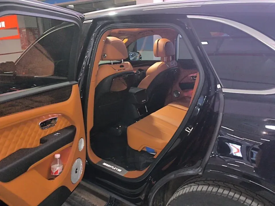 2022 Bentley Bentayga 4.0T 550HP V8 8AT,autocango,china used car exporter,china ev exporter,chinese used car exporter,chinese used ev exporter