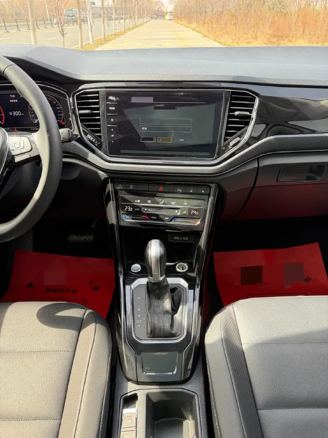 2022 Volkswagen T-Roc 1.4T 150HP L4 7DCT,autocango,china used car exporter,china ev exporter,chinese used car exporter,chinese used ev exporter