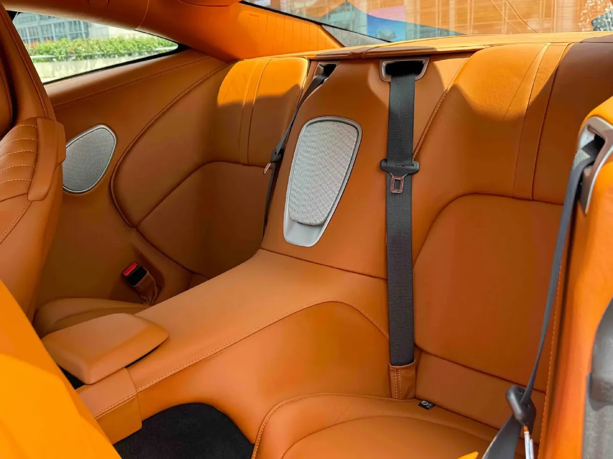 2019 Aston Martin DB11 4.0T 510HP V8 8AT,autocango,china used car exporter,china ev exporter,chinese used car exporter,chinese used ev exporter