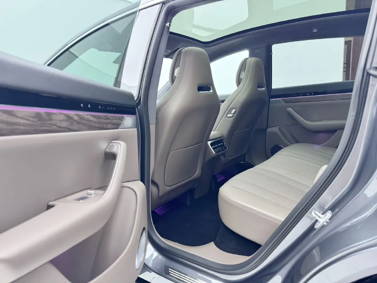 2025 Luxeed R7 REEV 156HP REEV 37KWH,autocango,china used car exporter,china ev exporter,chinese used car exporter,chinese used ev exporter