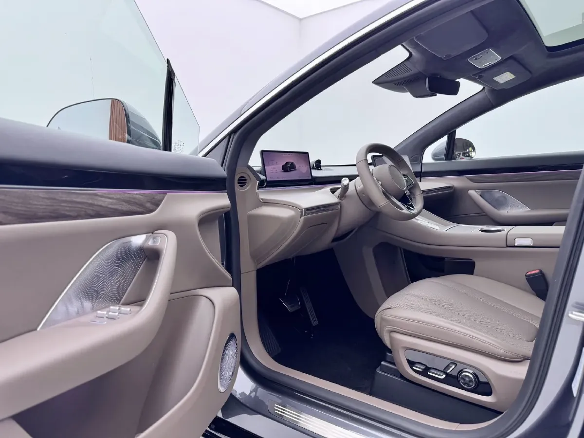 2025 Luxeed R7 REEV 156HP REEV 37KWH,autocango,china used car exporter,china ev exporter,chinese used car exporter,chinese used ev exporter