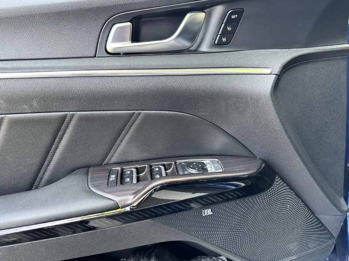 2021 Toyota Camry 2.0L 178HP L4 CVT,autocango,china used car exporter,china ev exporter,chinese used car exporter,chinese used ev exporter