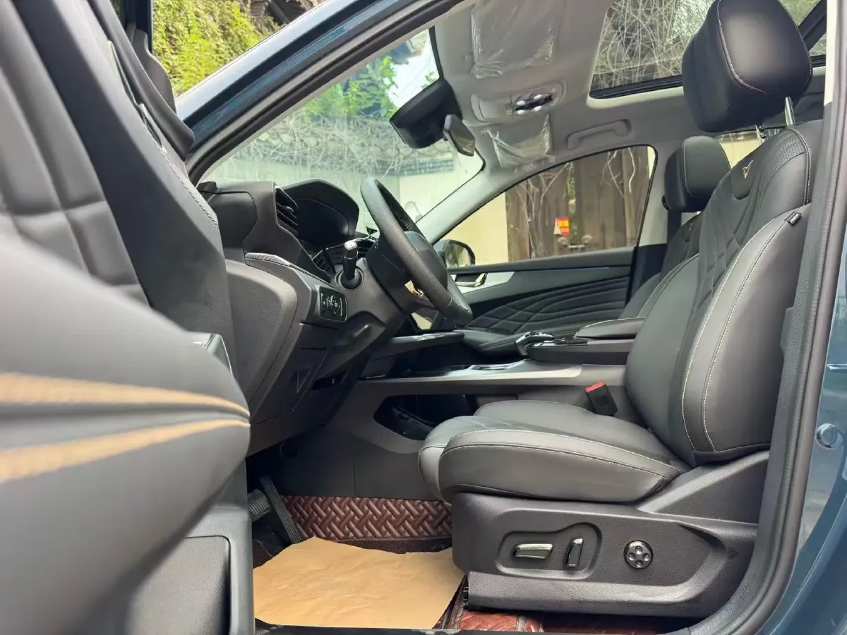 2023 KaiYi KunLun 1.6T 197HP L4 7DCT,autocango,china used car exporter,china ev exporter,chinese used car exporter,chinese used ev exporter