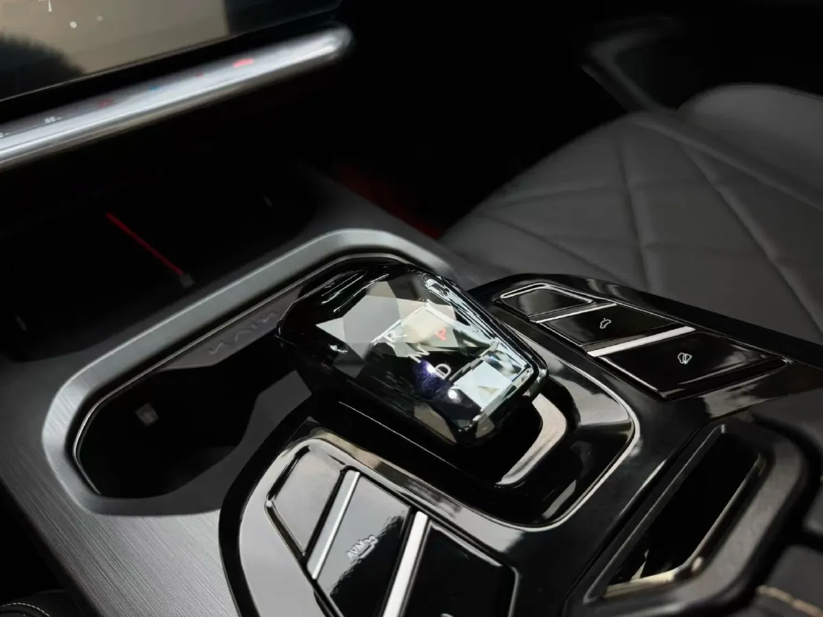 2023 KaiYi KunLun 1.6T 197HP L4 7DCT,autocango,china used car exporter,china ev exporter,chinese used car exporter,chinese used ev exporter