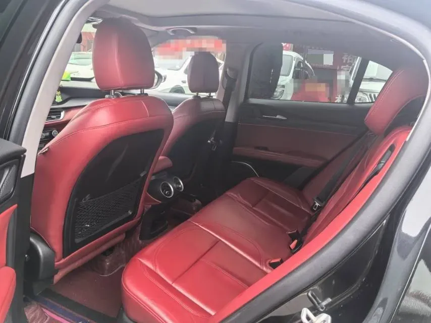 2017 Jaguar XE 2.0T 240HP L4 8AT,autocango,china used car exporter,china ev exporter,chinese used car exporter,chinese used ev exporter