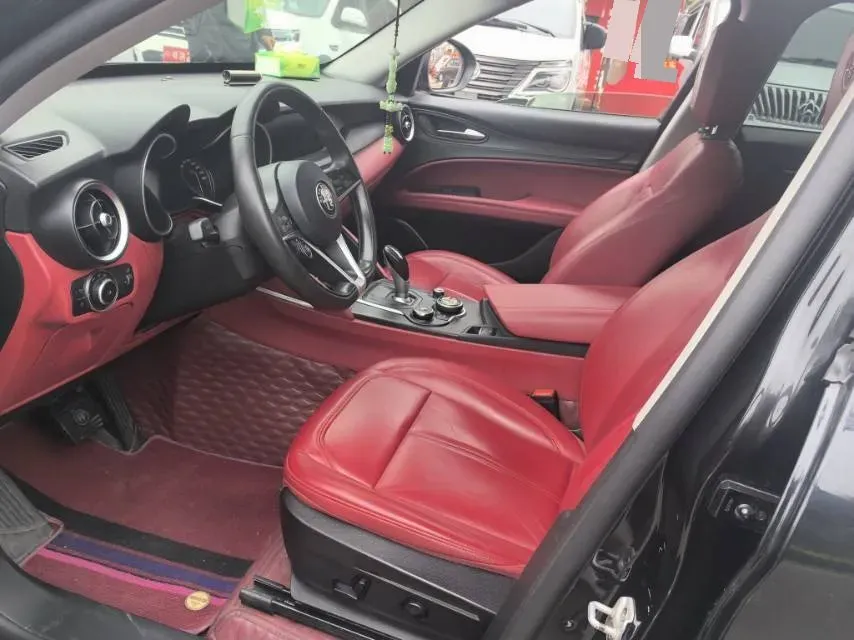 2017 Jaguar XE 2.0T 240HP L4 8AT,autocango,china used car exporter,china ev exporter,chinese used car exporter,chinese used ev exporter