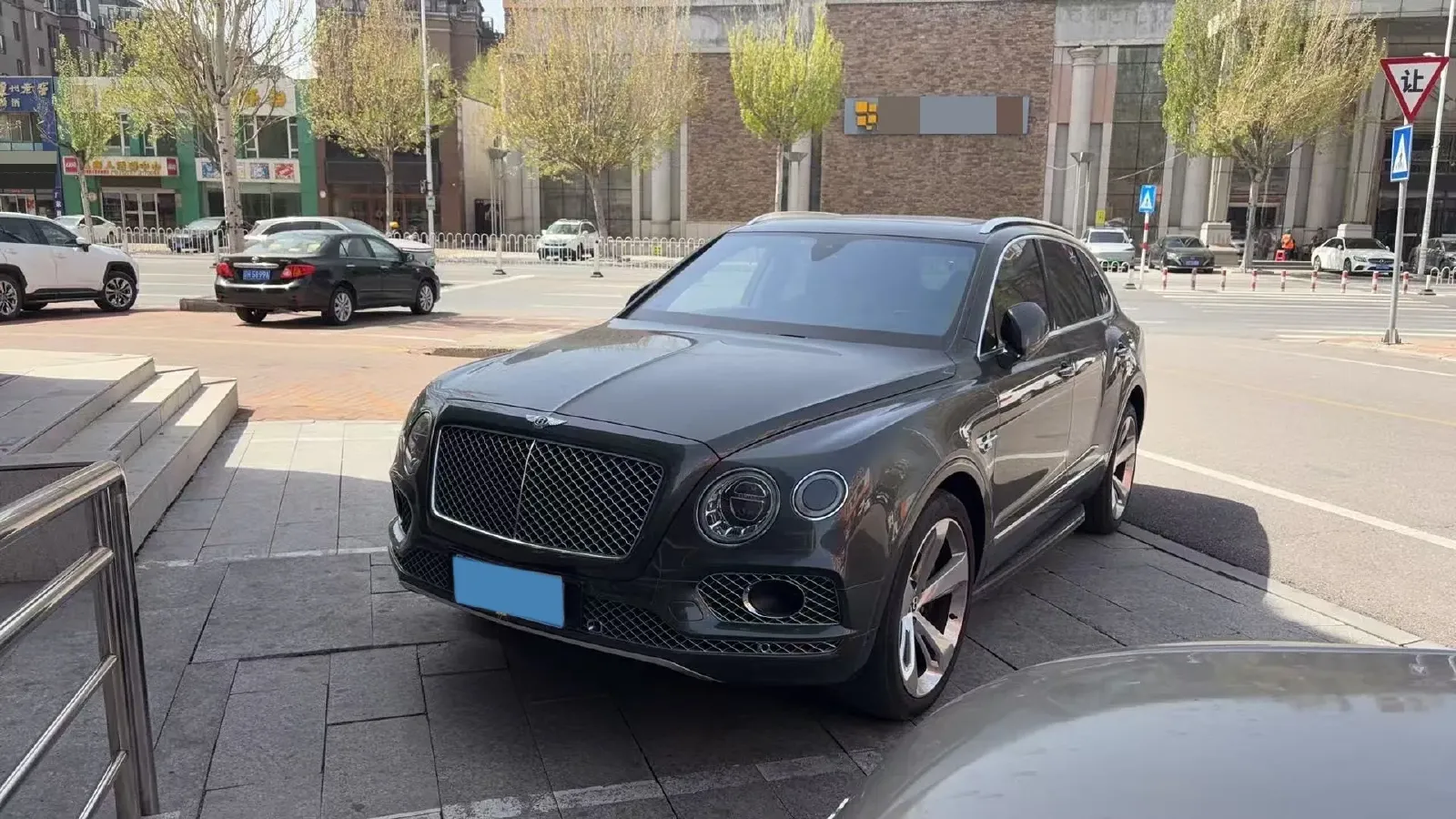 2018 Bentley Bentayga 4.0T 550HP V8 8AT,autocango,china used car exporter,china ev exporter,chinese used car exporter,chinese used ev exporter