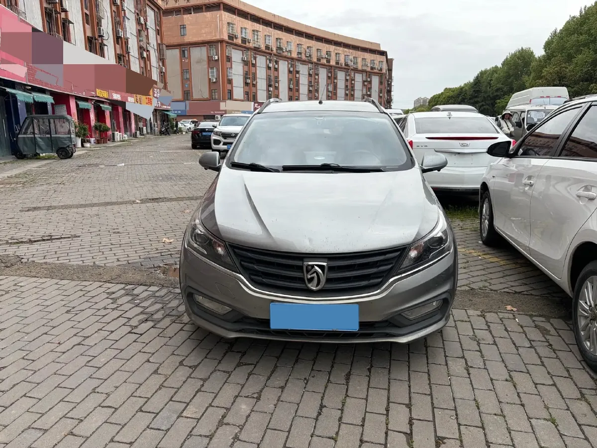 2017 BaoJun 310W 1.5L 112HP L4 6MT,autocango,china used car exporter,china ev exporter,chinese used car exporter,chinese used ev exporter