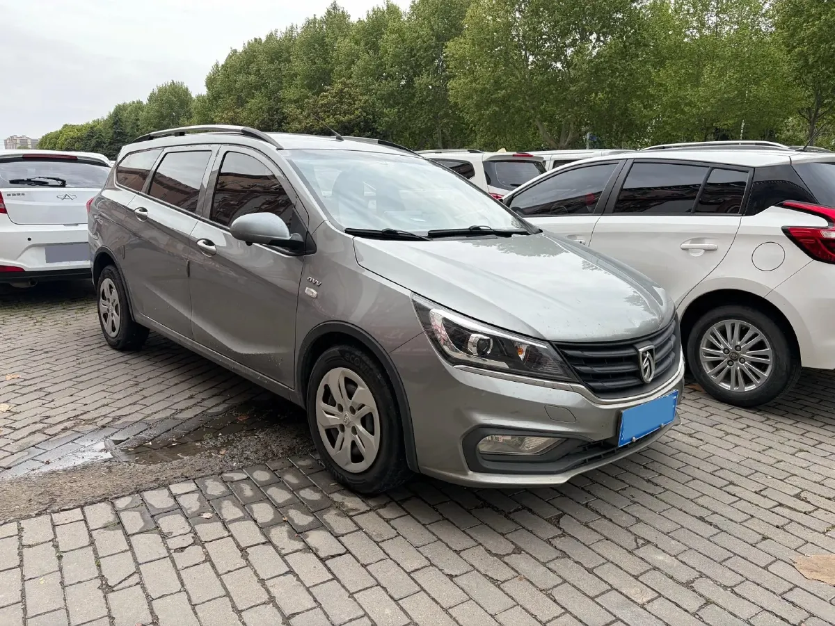 2017 BaoJun 310W 1.5L 112HP L4 6MT,autocango,china used car exporter,china ev exporter,chinese used car exporter,chinese used ev exporter