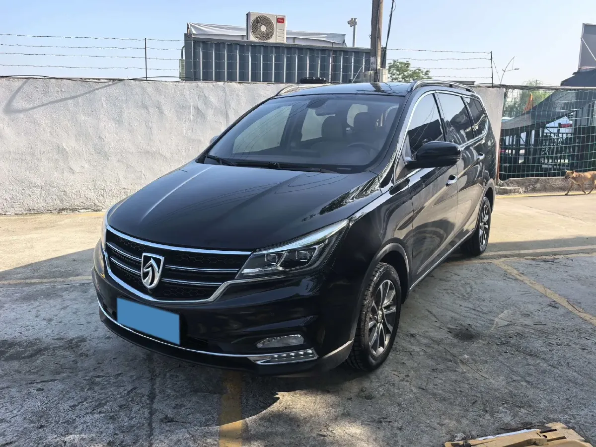 2017 BaoJun 730 1.8L 137HP L4 5AMT,autocango,china used car exporter,china ev exporter,chinese used car exporter,chinese used ev exporter