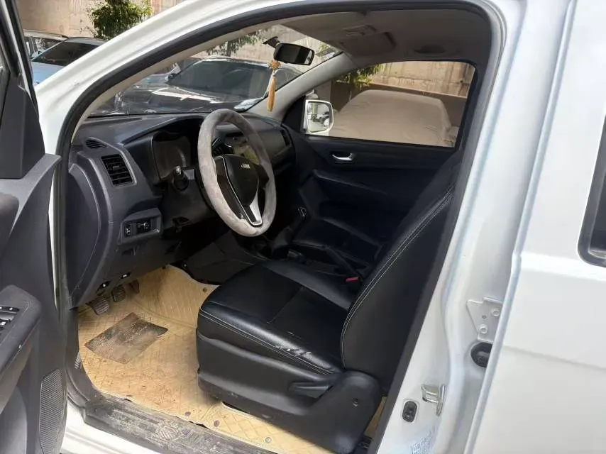 2018 Isuzu RE-MAX Jim 2.8T 116HP L4 5MT,autocango,china used car exporter,china ev exporter,chinese used car exporter,chinese used ev exporter