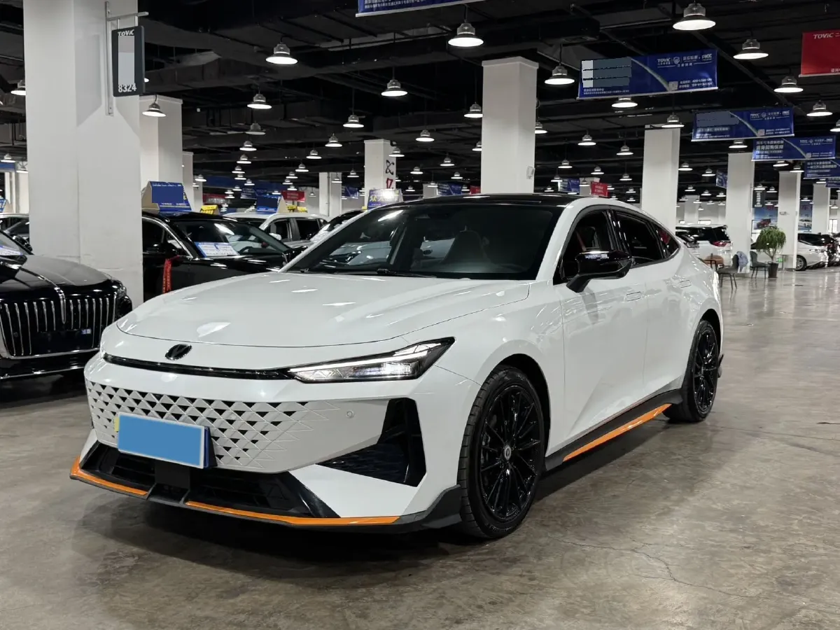 2025 ChangAn UNI-V 1.5T 192HP L4 7DCT,autocango,china used car exporter,china ev exporter,chinese used car exporter,chinese used ev exporter