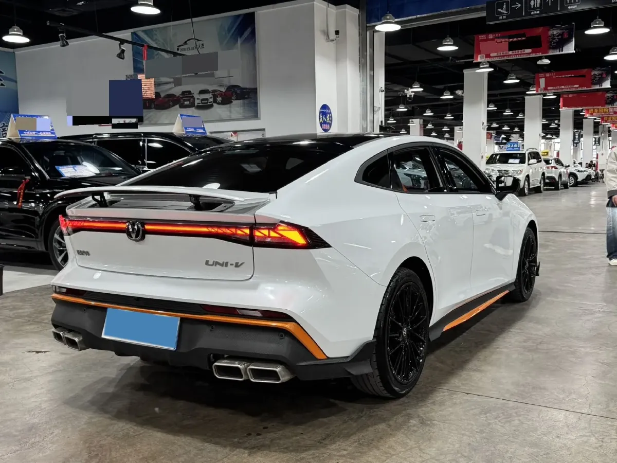 2025 ChangAn UNI-V 1.5T 192HP L4 7DCT,autocango,china used car exporter,china ev exporter,chinese used car exporter,chinese used ev exporter