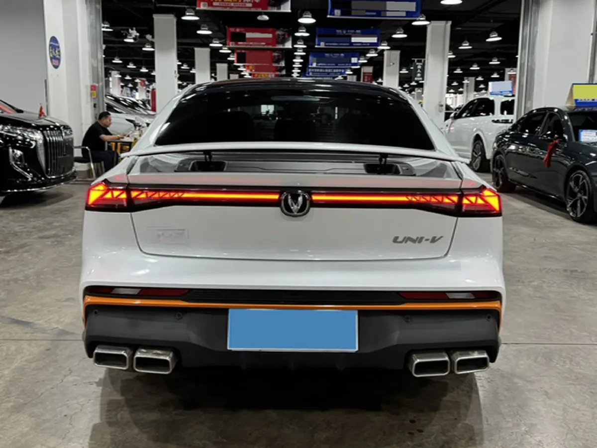 2025 ChangAn UNI-V 1.5T 192HP L4 7DCT,autocango,china used car exporter,china ev exporter,chinese used car exporter,chinese used ev exporter