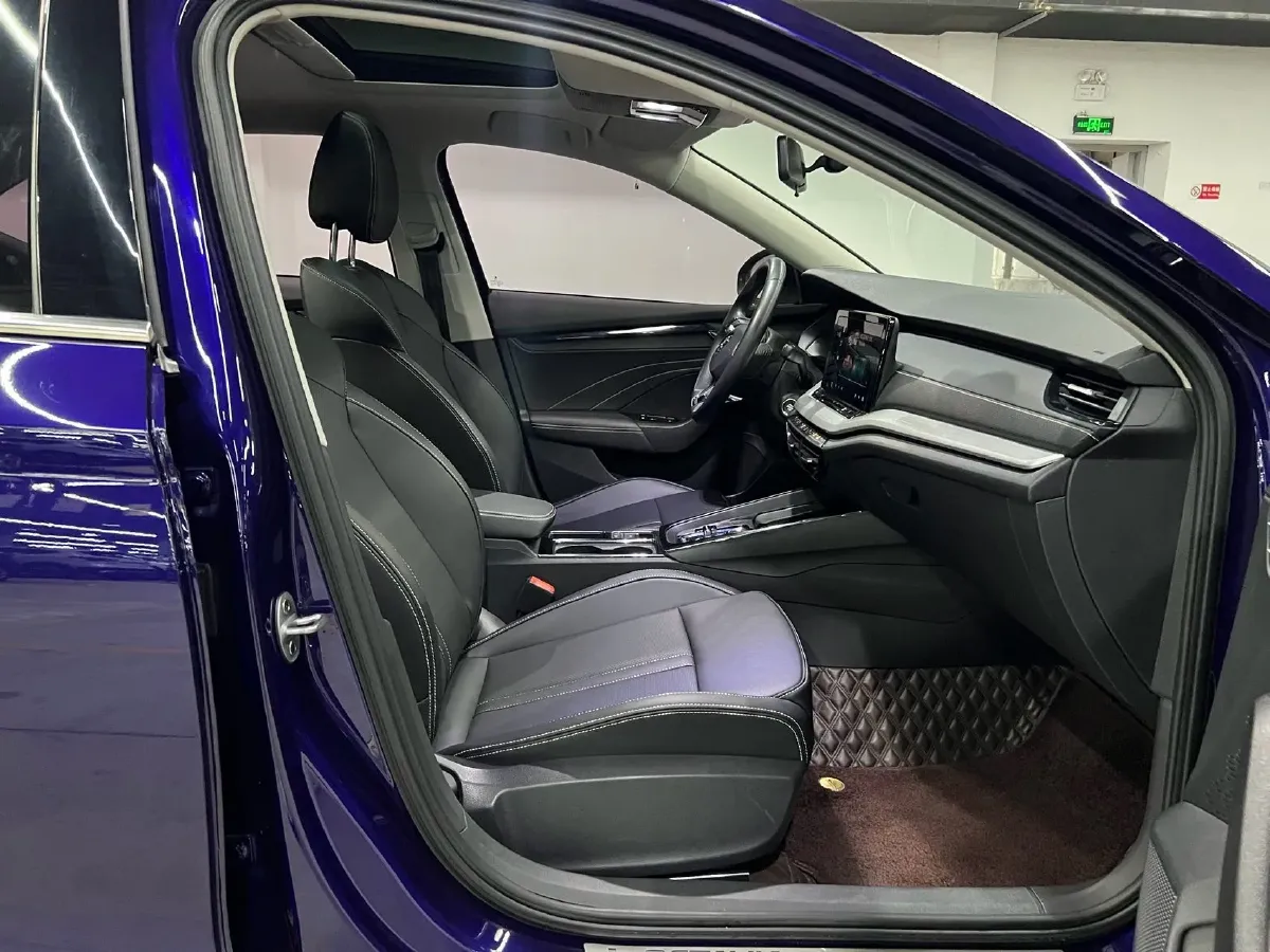 2022 Skoda Octavia 1.4T 150HP L4 7DCT,autocango,china used car exporter,china ev exporter,chinese used car exporter,chinese used ev exporter