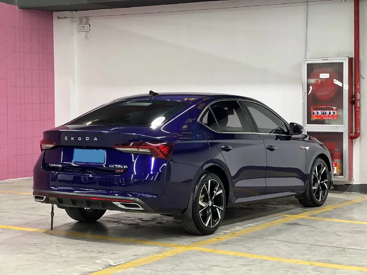 2022 Skoda Octavia 1.4T 150HP L4 7DCT,autocango,china used car exporter,china ev exporter,chinese used car exporter,chinese used ev exporter