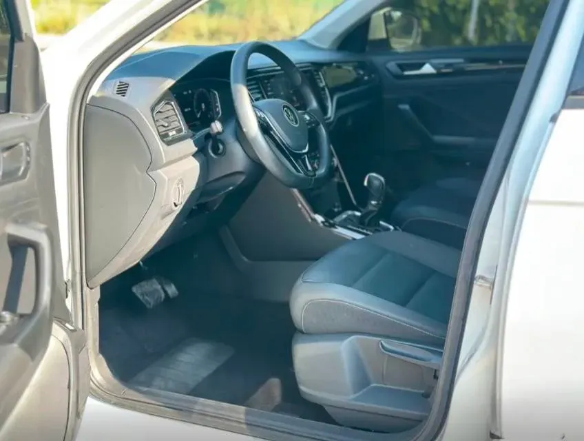 2021 Volkswagen T-Roc 1.4T 150HP L4 7DCT,autocango,china used car exporter,china ev exporter,chinese used car exporter,chinese used ev exporter