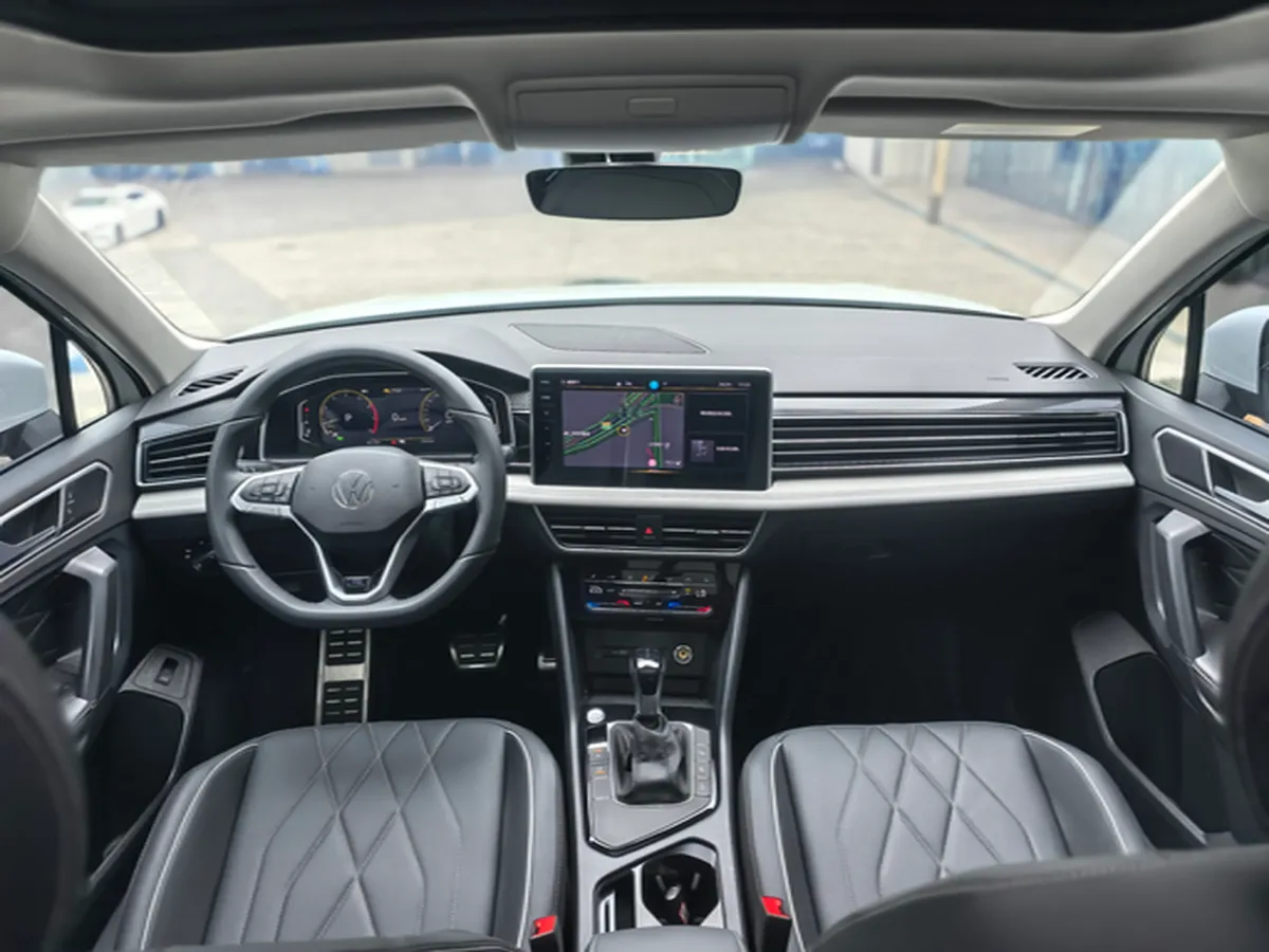 2024 Volkswagen Tiguan L 2.0T 186HP L4 7DCT,autocango,china used car exporter,china ev exporter,chinese used car exporter,chinese used ev exporter