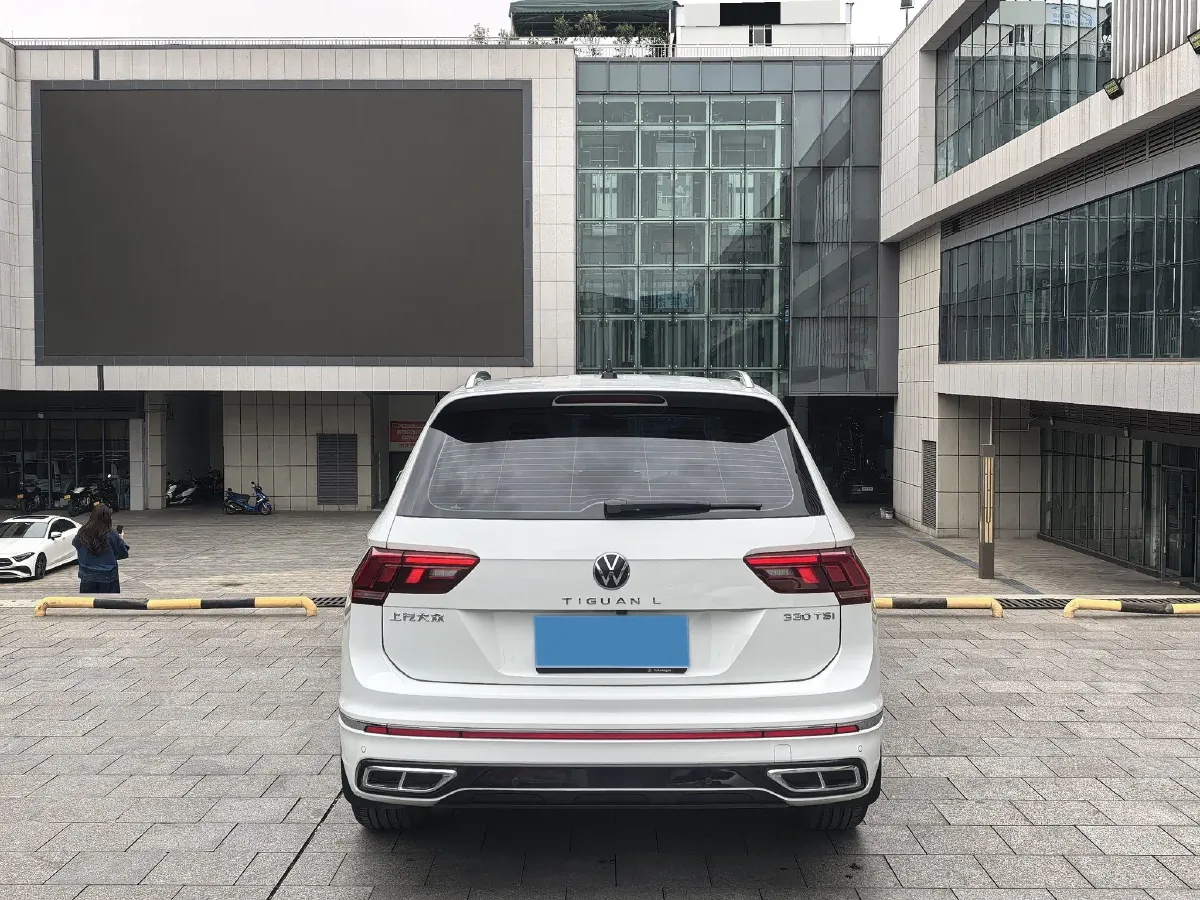2024 Volkswagen Tiguan L 2.0T 186HP L4 7DCT,autocango,china used car exporter,china ev exporter,chinese used car exporter,chinese used ev exporter