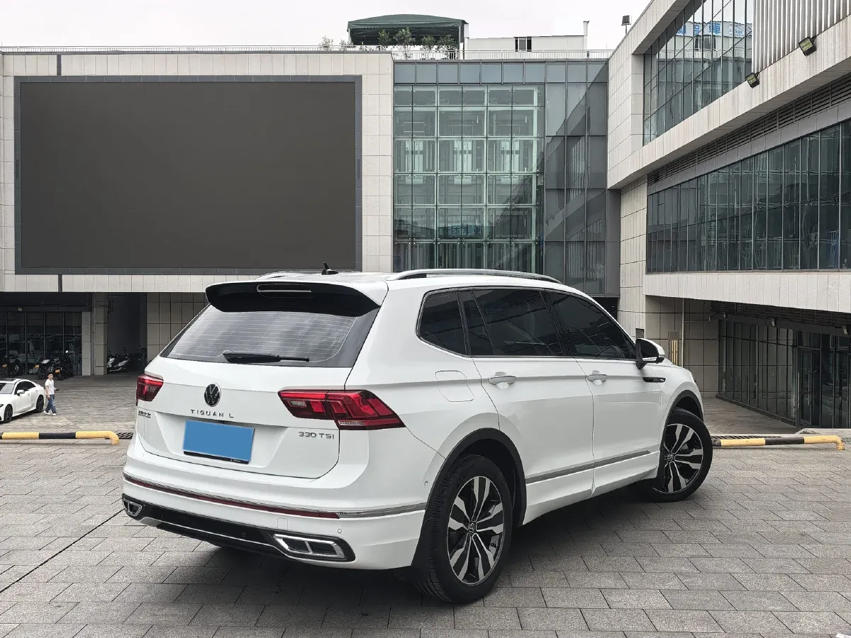 2024 Volkswagen Tiguan L 2.0T 186HP L4 7DCT,autocango,china used car exporter,china ev exporter,chinese used car exporter,chinese used ev exporter