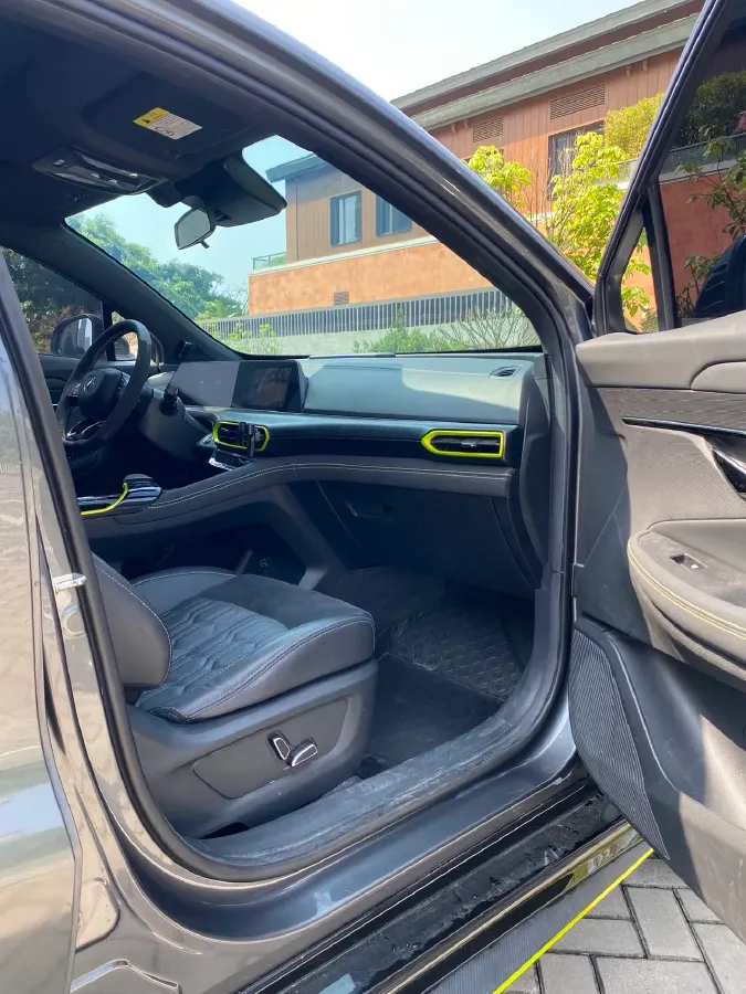 2021 ChangAn UNI-T 1.5T 180HP L4 7DCT,autocango,china used car exporter,china ev exporter,chinese used car exporter,chinese used ev exporter