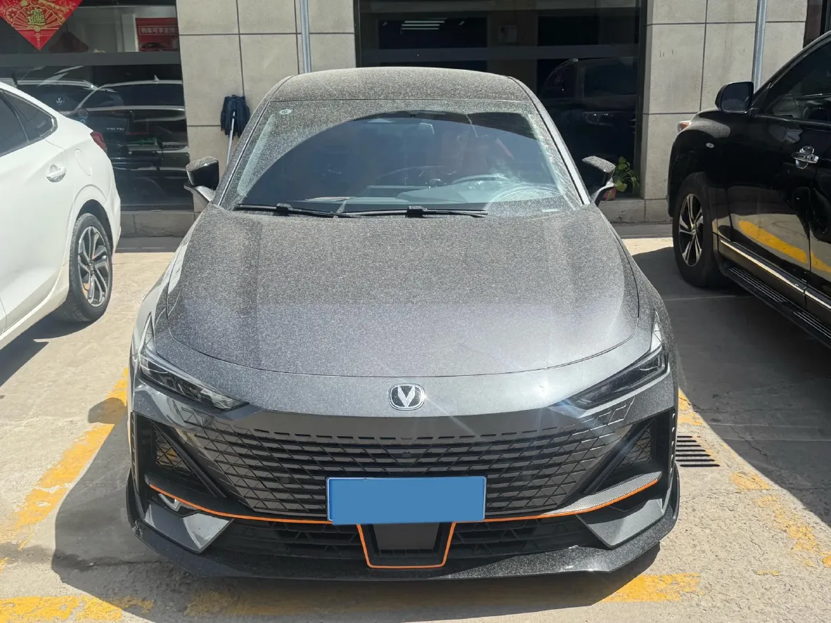 2023 ChangAn UNI-V 1.5T 188HP L4 7DCT,autocango,china used car exporter,china ev exporter,chinese used car exporter,chinese used ev exporter