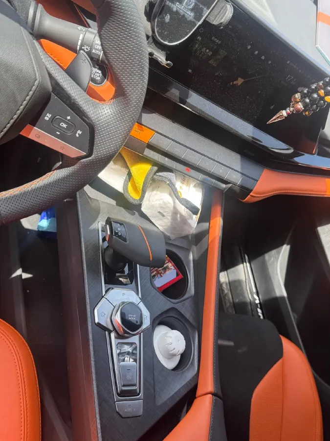 2023 ChangAn UNI-V 1.5T 188HP L4 7DCT,autocango,china used car exporter,china ev exporter,chinese used car exporter,chinese used ev exporter