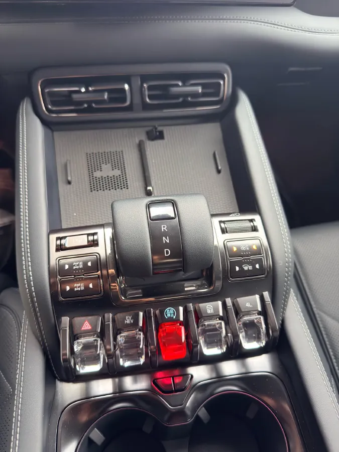 2023 FangChengBao Bao 5 1.5T 194HP L4 E-CVT PHEV 31.8KWH,autocango,china used car exporter,china ev exporter,chinese used car exporter,chinese used ev exporter