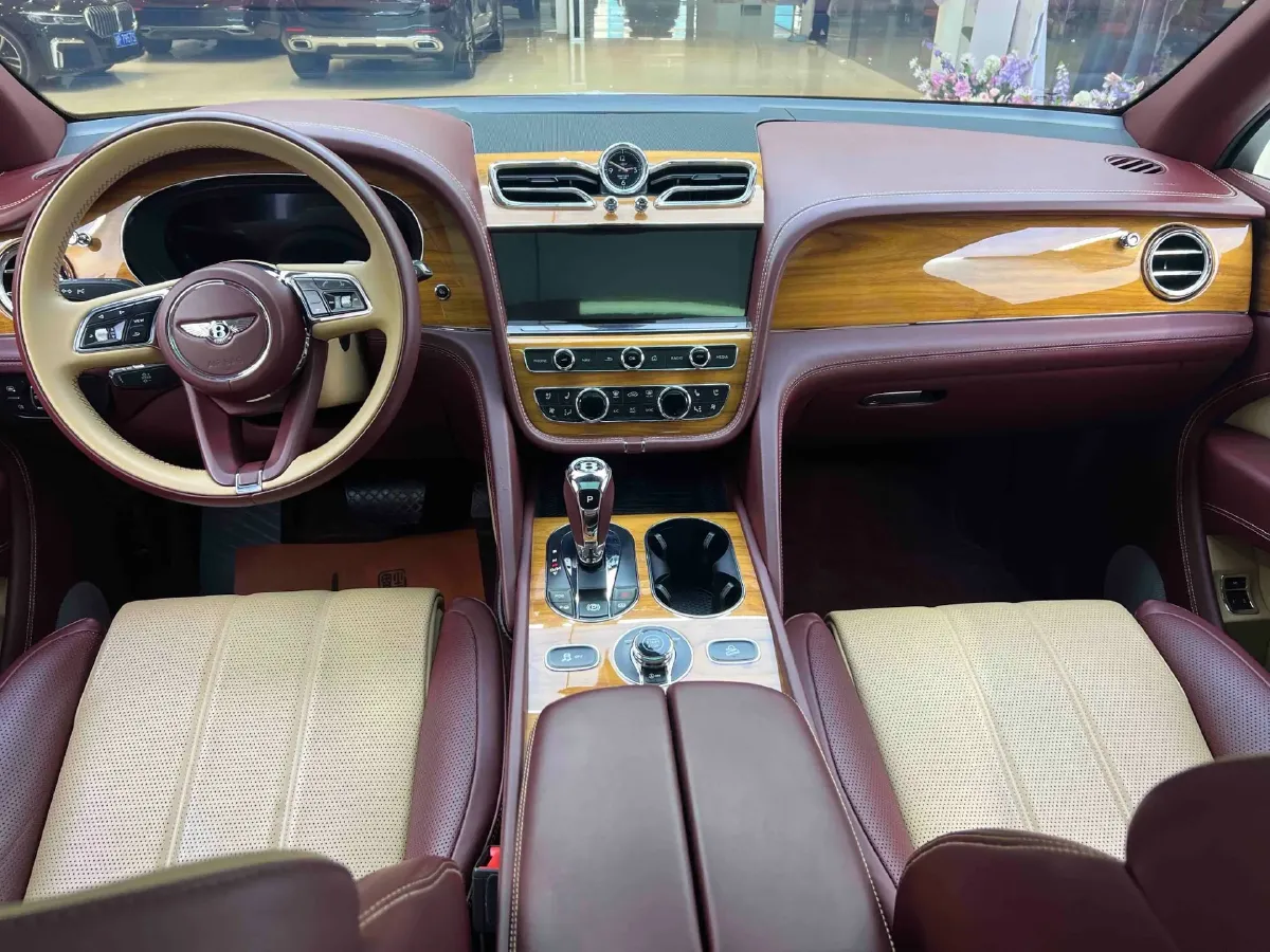 2021 Bentley Bentayga 4.0T 550HP V8 8AT,autocango,china used car exporter,china ev exporter,chinese used car exporter,chinese used ev exporter