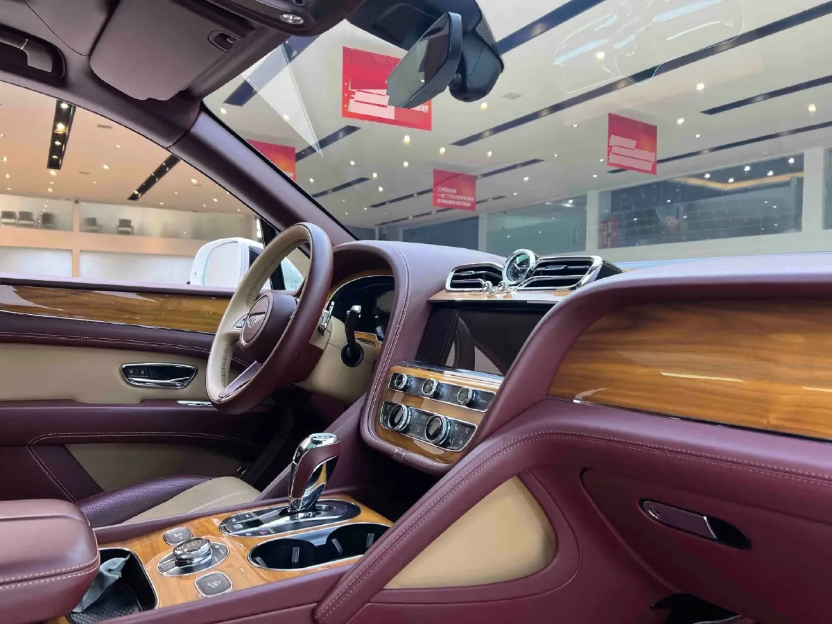 2021 Bentley Bentayga 4.0T 550HP V8 8AT,autocango,china used car exporter,china ev exporter,chinese used car exporter,chinese used ev exporter
