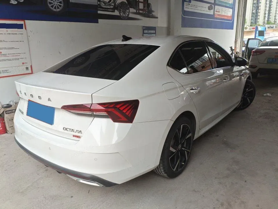 2022 Skoda Octavia 1.4T 150HP L4 7DCT,autocango,china used car exporter,china ev exporter,chinese used car exporter,chinese used ev exporter