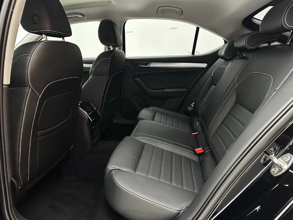 2023 Skoda Superb 1.4T 150HP L4 7DCT,autocango,china used car exporter,china ev exporter,chinese used car exporter,chinese used ev exporter