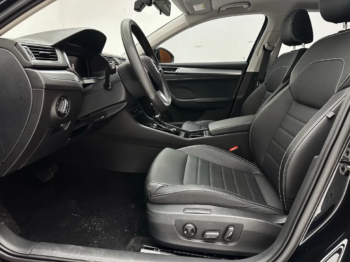 2023 Skoda Superb 1.4T 150HP L4 7DCT,autocango,china used car exporter,china ev exporter,chinese used car exporter,chinese used ev exporter