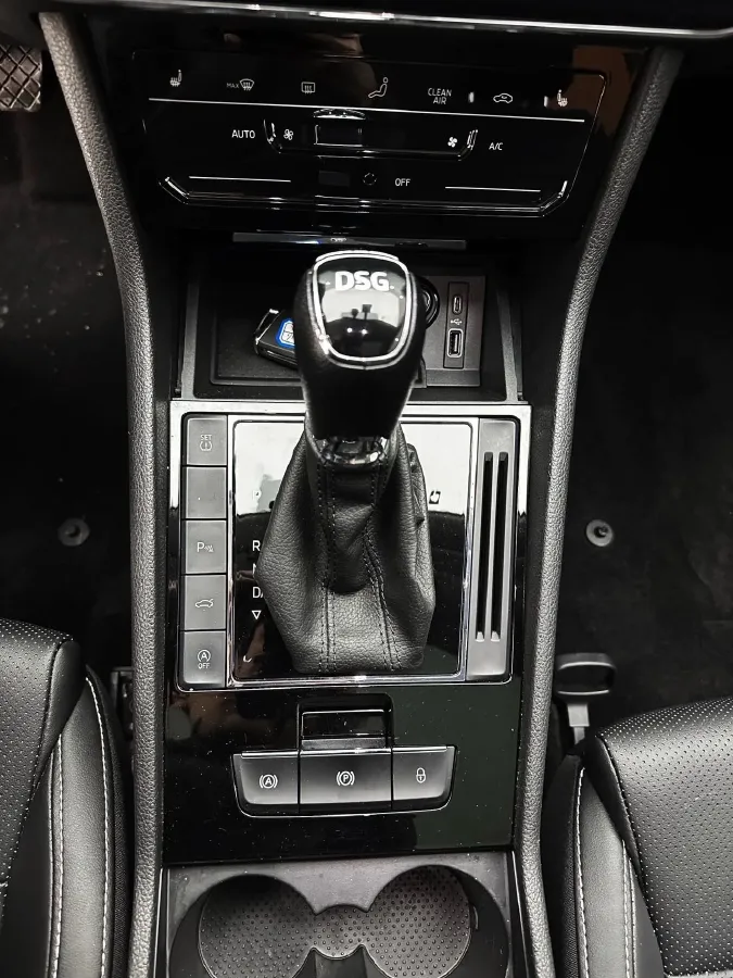 2023 Skoda Superb 1.4T 150HP L4 7DCT,autocango,china used car exporter,china ev exporter,chinese used car exporter,chinese used ev exporter