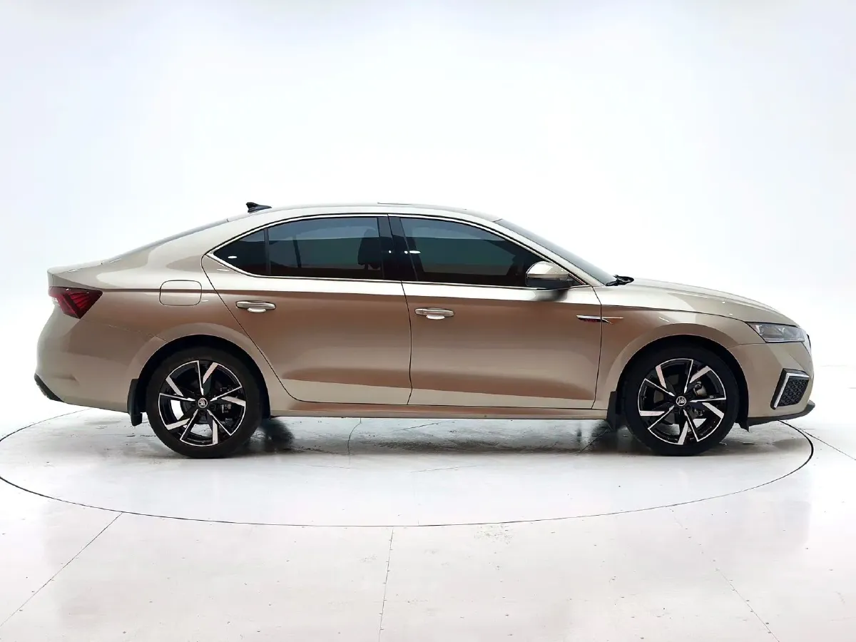 2022 Skoda Octavia 1.4T 150HP L4 7DCT,autocango,china used car exporter,china ev exporter,chinese used car exporter,chinese used ev exporter