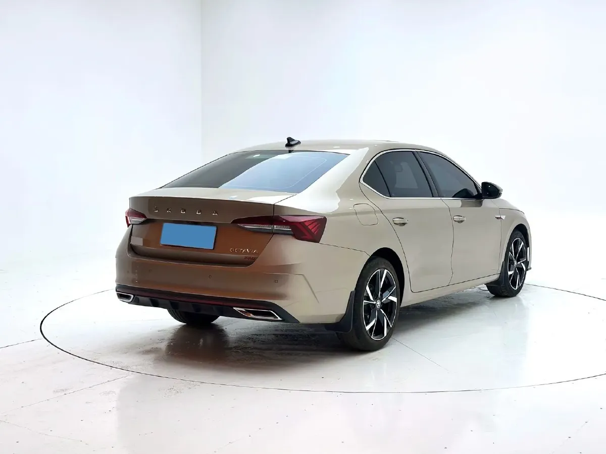 2022 Skoda Octavia 1.4T 150HP L4 7DCT,autocango,china used car exporter,china ev exporter,chinese used car exporter,chinese used ev exporter