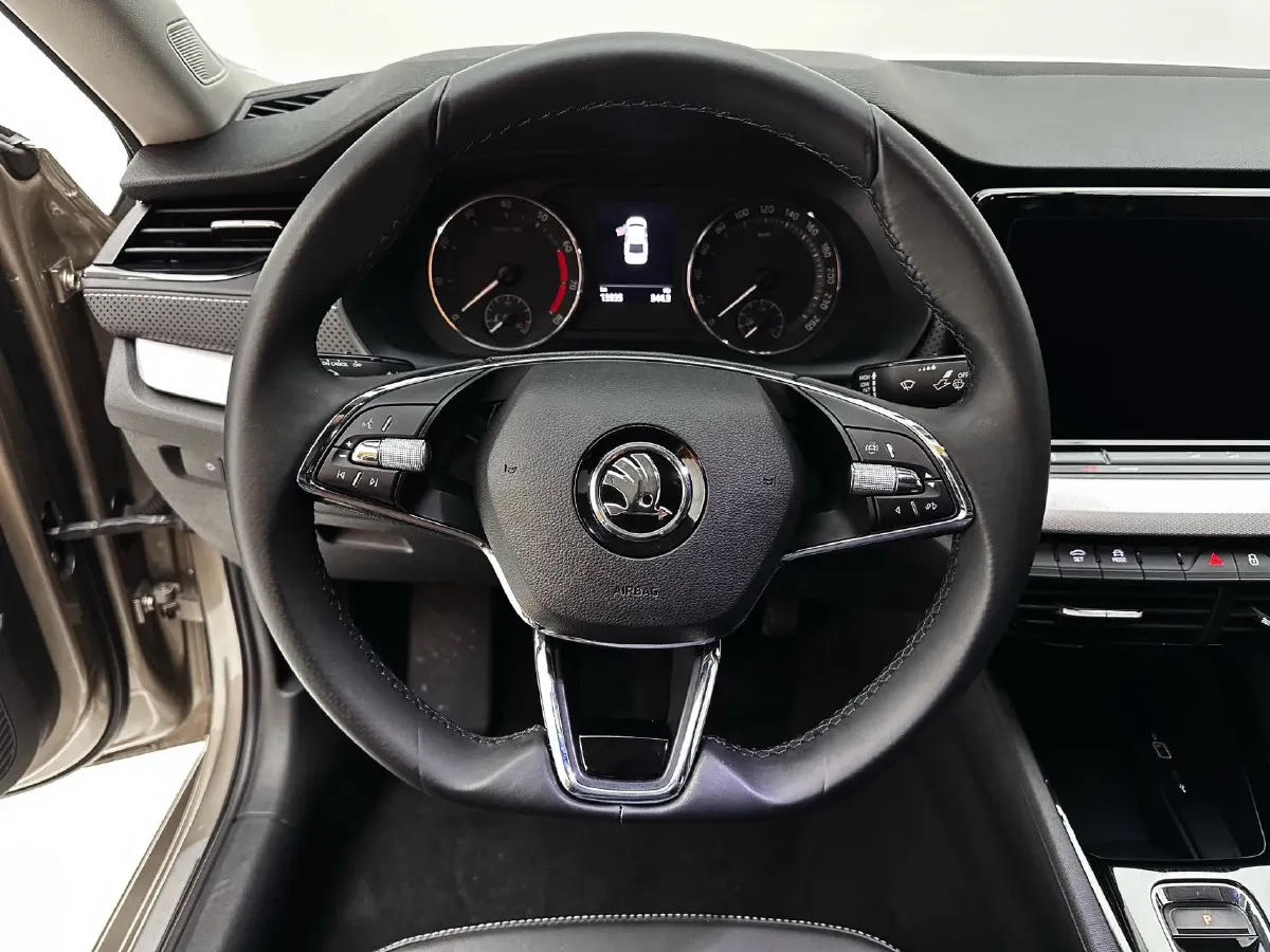 2022 Skoda Octavia 1.4T 150HP L4 7DCT,autocango,china used car exporter,china ev exporter,chinese used car exporter,chinese used ev exporter