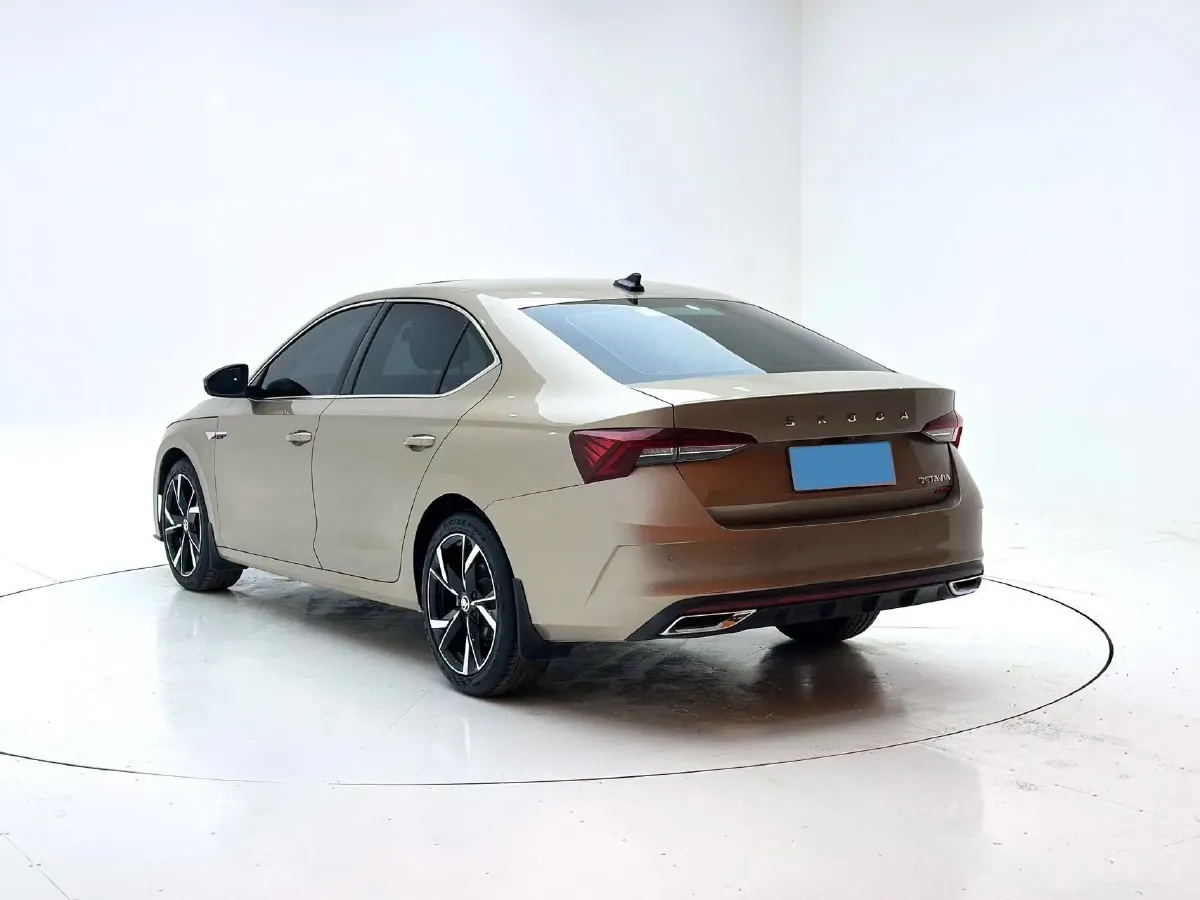 2022 Skoda Octavia 1.4T 150HP L4 7DCT,autocango,china used car exporter,china ev exporter,chinese used car exporter,chinese used ev exporter