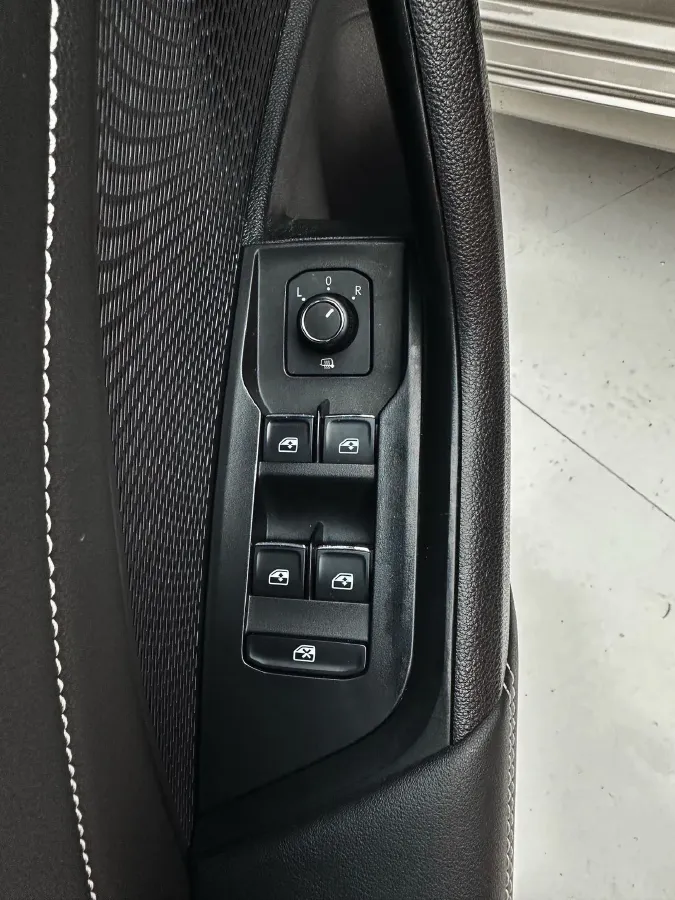 2022 Skoda Octavia 1.4T 150HP L4 7DCT,autocango,china used car exporter,china ev exporter,chinese used car exporter,chinese used ev exporter