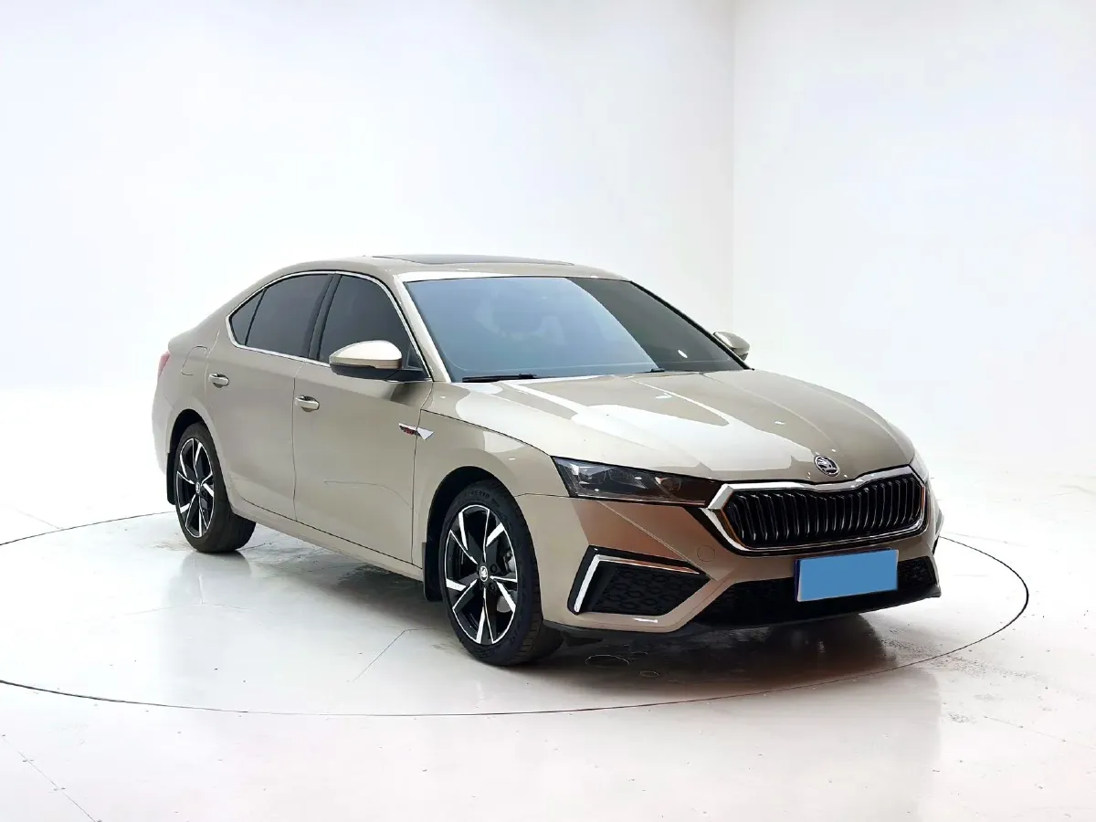 2022 Skoda Octavia 1.4T 150HP L4 7DCT,autocango,china used car exporter,china ev exporter,chinese used car exporter,chinese used ev exporter