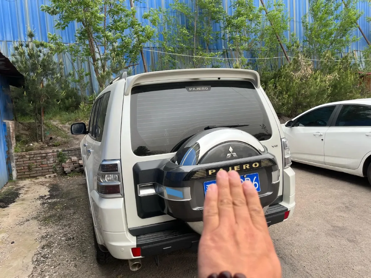 2019 Mitsubishi Pajero 3.0L 174HP V6 5AT,autocango,china used car exporter,china ev exporter,chinese used car exporter,chinese used ev exporter