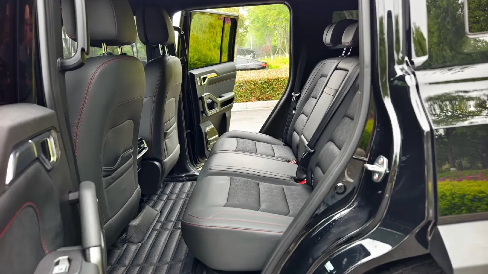 2023 Jetour Traveller 2.0T 254HP L4 7DCT,autocango,china used car exporter,china ev exporter,chinese used car exporter,chinese used ev exporter