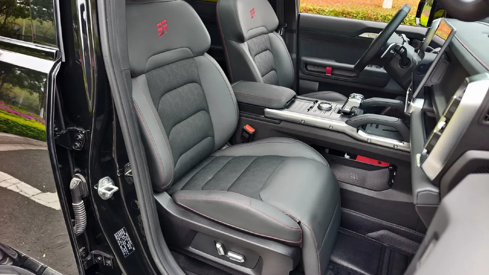 2023 Jetour Traveller 2.0T 254HP L4 7DCT,autocango,china used car exporter,china ev exporter,chinese used car exporter,chinese used ev exporter