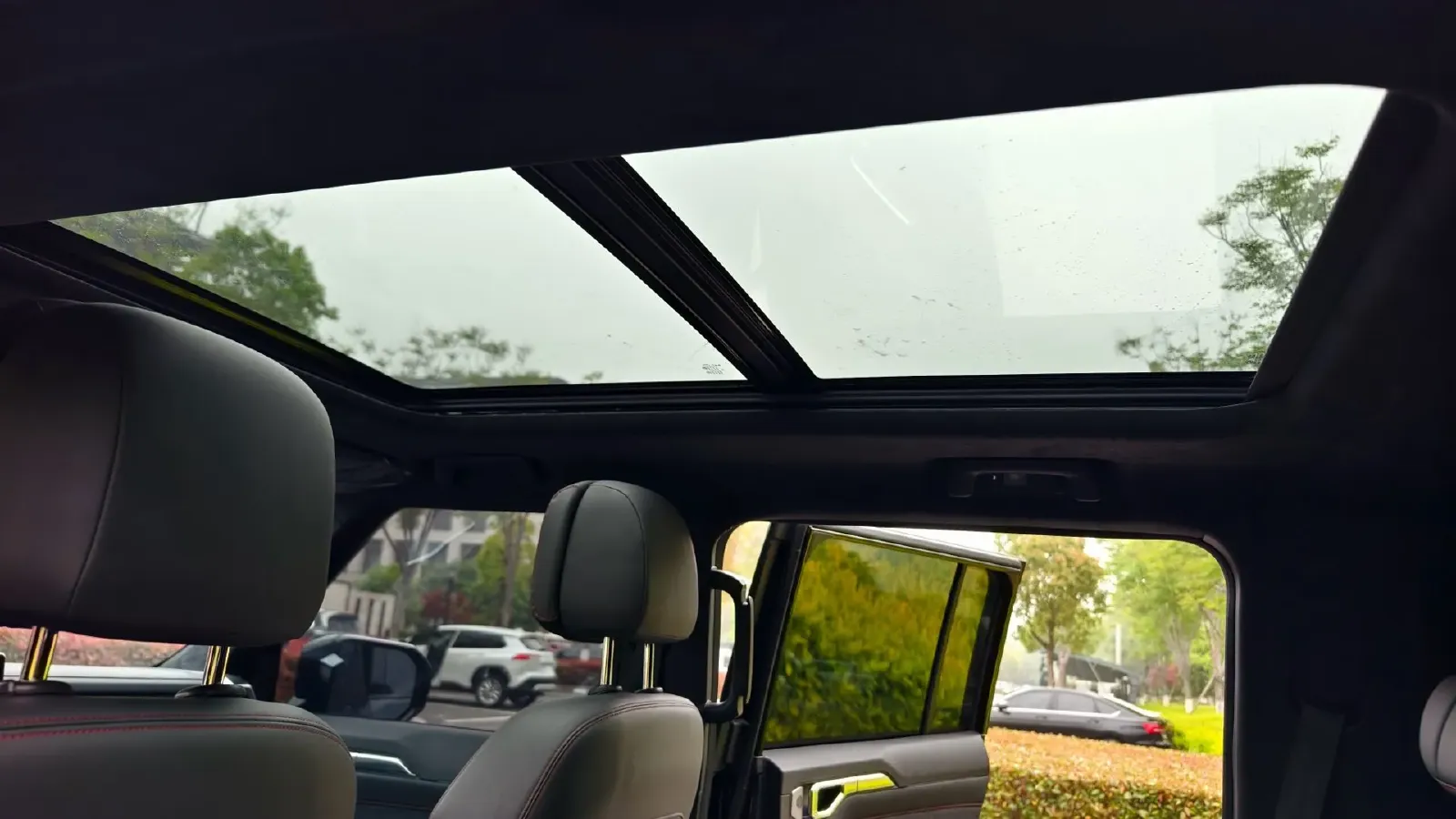 2023 Jetour Traveller 2.0T 254HP L4 7DCT,autocango,china used car exporter,china ev exporter,chinese used car exporter,chinese used ev exporter