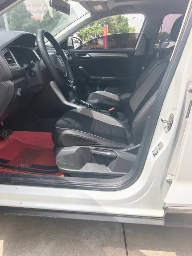 2019 Volkswagen T-Roc 1.4T 150HP L4 7DCT,autocango,china used car exporter,china ev exporter,chinese used car exporter,chinese used ev exporter