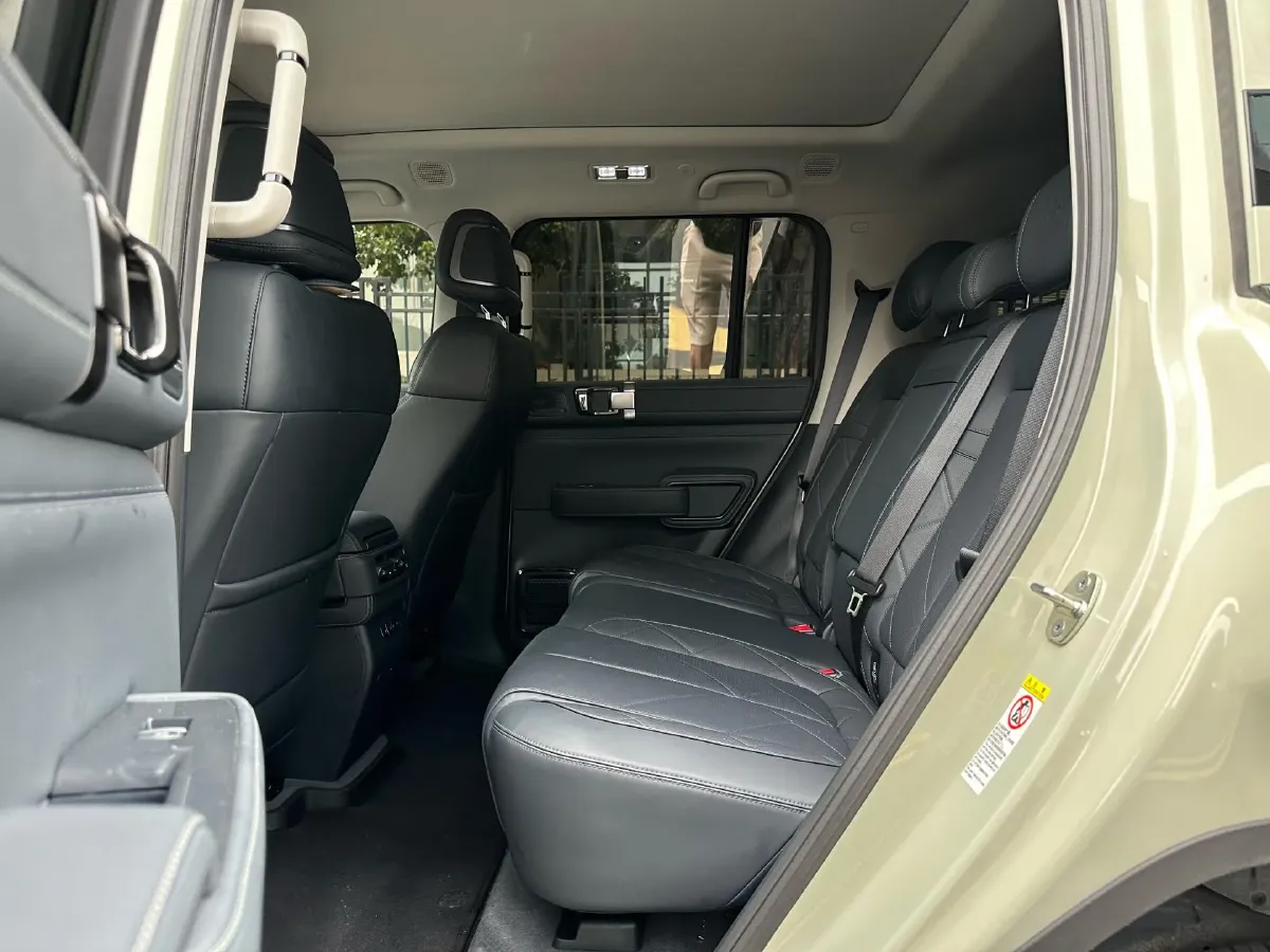 2025 FangChengBao Bao 5 1.5T 194HP L4 E-CVT PHEV 31.8KWH,autocango,china used car exporter,china ev exporter,chinese used car exporter,chinese used ev exporter