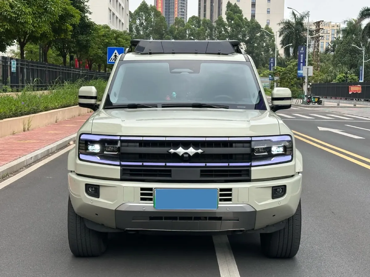 2025 FangChengBao Bao 5 1.5T 194HP L4 E-CVT PHEV 31.8KWH,autocango,china used car exporter,china ev exporter,chinese used car exporter,chinese used ev exporter