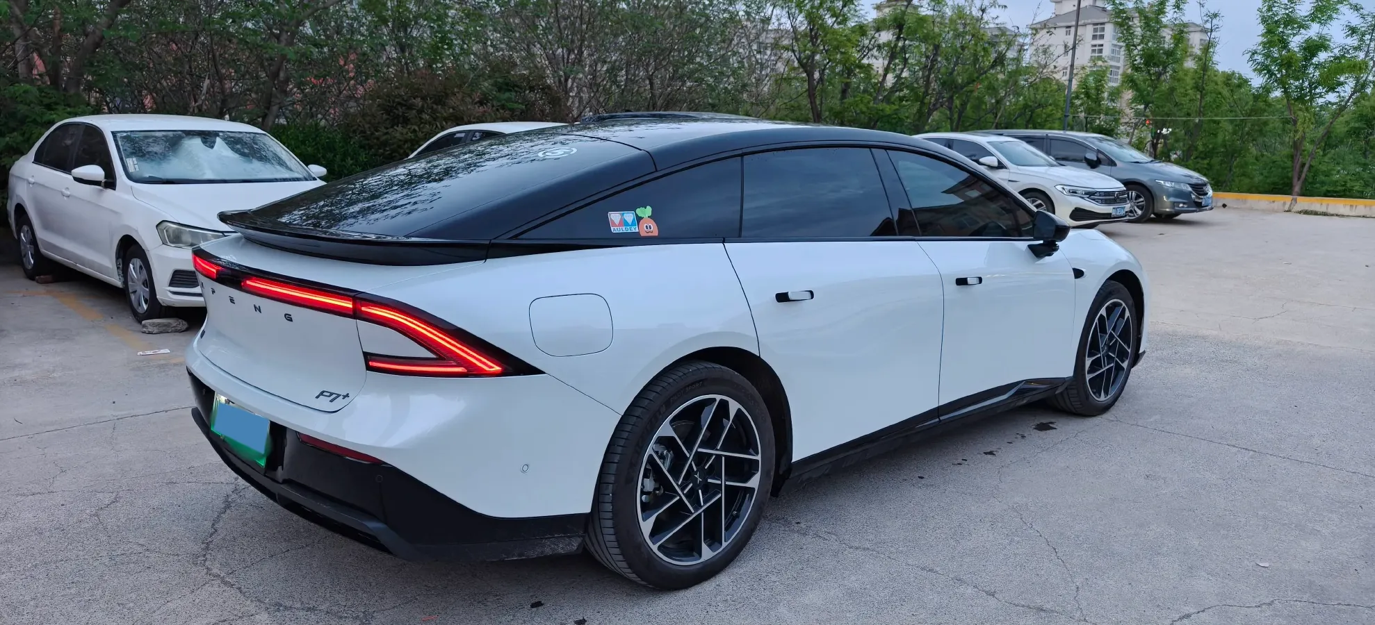 2024 Xpeng P7+ BEV 76.3KWH,autocango,china used car exporter,china ev exporter,chinese used car exporter,chinese used ev exporter